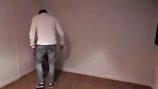 الأخوة يذهبون إلى أقصى الحدود رهان المقعد الخلفي يصبح إباحي