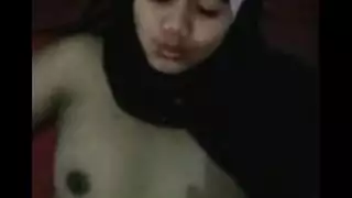 مؤخرة ثلجية بيضاء تُمارس فيها وضعية الكلب