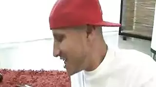 فم ولسان جشع على الزب والكس