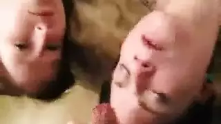 أم ساخنة تتعرض لاختراق مزدوج من فحول أجانب شباب