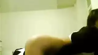 نافورة ماء جنسي فوق قضيب صلب كالصخر