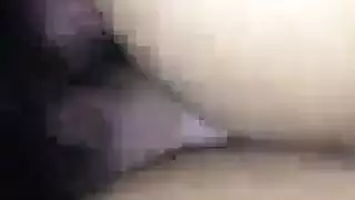 الرجل العربي الأصلي يقدم شرجًا قاسيًا في الحقل