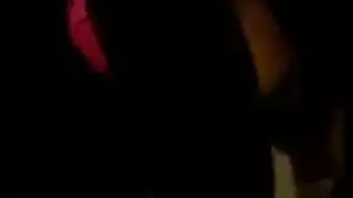 مراهقة بالكاد بالغة بفرج وردي تمت ممارسة الجنس معها