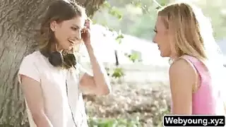قبل أخوها كريستين سكوت حصلت على شق ضيق حفرها من