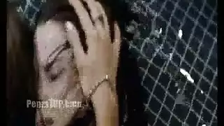 جنون الجنس الجماعي أجساد في كل مكان