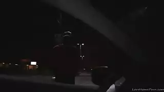 جلسة نكاح ثلاثية مع تنظيف القذف