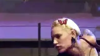 اش فقط اشعر بفتحتي الضيقة الرطبة