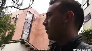عندي يمص
