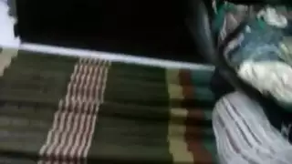 جنس حيواني: الوحش يمارس الجنس مع فتاة صغيرة ضيقة
