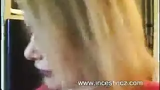 أفلام إباحية صريحة: جماع خام ومشاهد صريحة