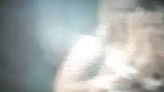 ثنائي عنيف: خادمتان وسيد واحد