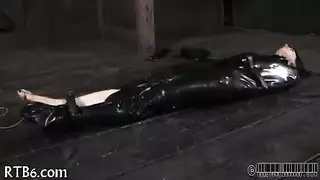 خيال الأم بالتبني مع القضيب الكبير لصديقي