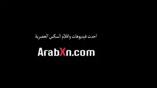 الدمية الشقراء تفتح فتحاتها في نيك عنيف