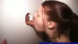 تنفجر بالمني ثم تُحشى في كلا الفتحتين بقضيبين