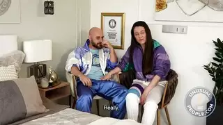 لديه أكبر قضيب ويمارس الجنس بجنون مع هذه العاهرة