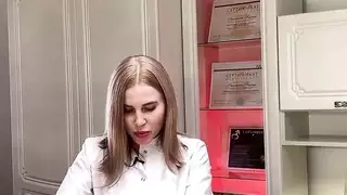 إنها تنظم أجمل وأعمق الجنس