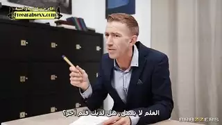 السكرتيرة المشاغبة تتوق إلى زب سميك داخلها في العمل