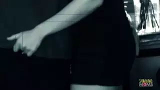 جنس صارم خلسة بينما الزوجة في المكتب