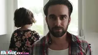 أتدخل لإشباع زوجته الممحونة بجنس عنيف