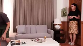 الجار الناضج يعطيها وجهاً سميكاً من خطة معاشه