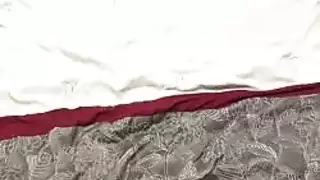 التسلل بزب في فمي بينما هو يعمل