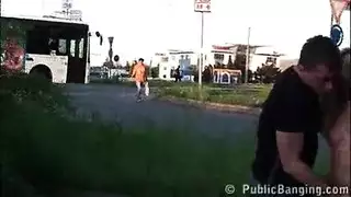 نيج لابسه عباءة ودشداشة