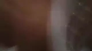 ترافق جارها اصغير في رحلة ما يعرف ينيك مترجم للعربيه