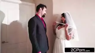 سكس كاميرا الويب: فتاة هايجة تلعب بفرجها حتى تبلغ الذروة