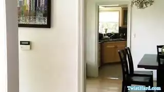 نائب الرئيس متستر في سراويل أختي بعد اللعب مع قضيبي