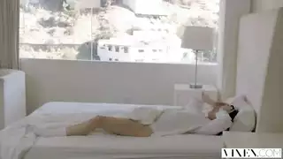 نيك شرجي ومهبلي عنيف: كوجر مرنة تُنك بقسوة