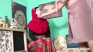 وجدها تلعب بمسهه