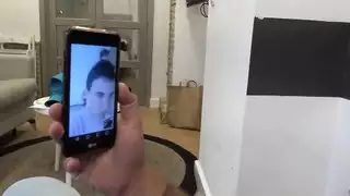 مال مقابل فرج مثقوب: فتاة كبيرة الصدر تأخذ جنس ثنائي