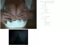 فتاة نحيفة في جوارب تحصل على حركة شرج وفموية صارمة