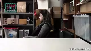نيك فتاة سمينة من طيزها اللين