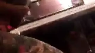 حفلة جنس مثلية: إلسا جان وفتاة سمراء مراهقة في مشهد إباحي