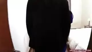 السائح الأمريكي يتوق لكس عربي ضيق