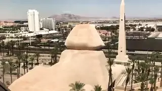 شهر عسل في فندق مع إلهة مصرية مثيرة