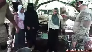 جلسة منزلية صعبة مع فحل عربي ضخم