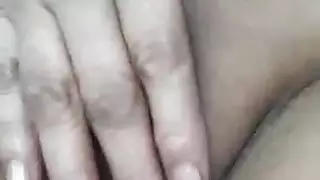 قضيب ثور هاردكور يمدد مهبلها الضيق