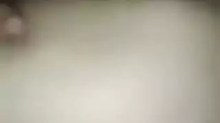 الجميع يضربون مؤخرتها الضيقة