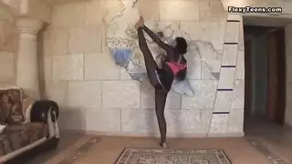 غودوك المغرية تمارس جنس مزدوج في فيديو إكس إكس إكس