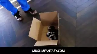نجم إباحي مسلم يملأ مايا بيجو في مشهد ثلاثي إباحي