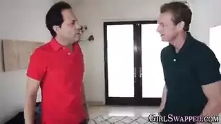 قذف داخلي في المطبخ للعاهرة الشقراء ليزا آن