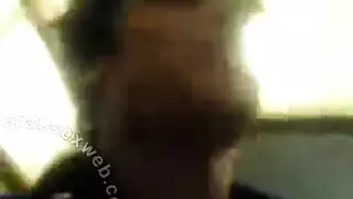 جزائرية مع صديقها و تتحدث بالهاتف