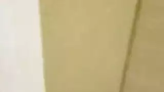 عاهرة هواة خبيرة تُمارس الجنس مع قضيب أسود كبير في بيتها