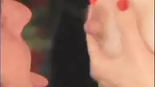 مص وعض القضيب عربي