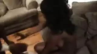 جنس شرجي قوي ومص عميق مع عاهرة أفريقية كبيرة المؤخرة