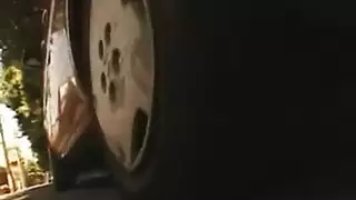 الشاب الياباني يطلق العنان للجنس العنيف والصريح