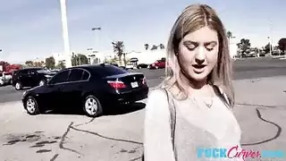مقابلة بريئة تؤدي إلى جماع جماعي إباحي