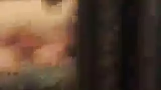 جماع بملابس ضيقة: تتلقى القضيب في البرية